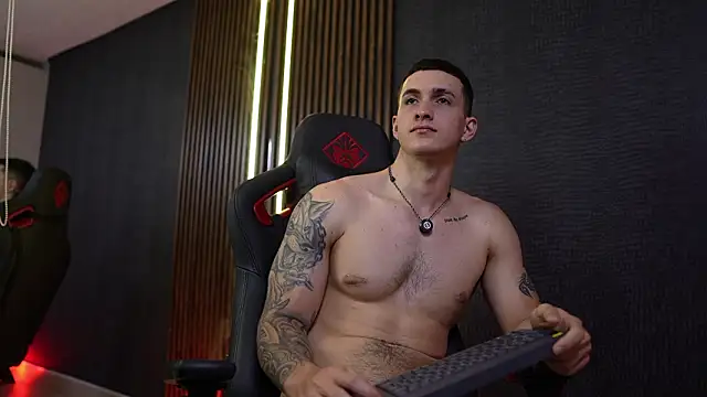 JacksonOlsenn live sex cam