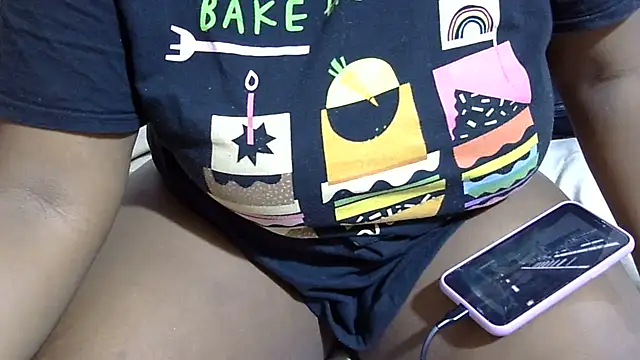 BustyHoneyXo's cam snapshot