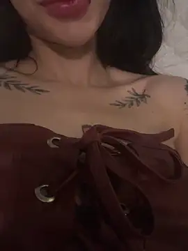 doveinhawaii's cam snapshot