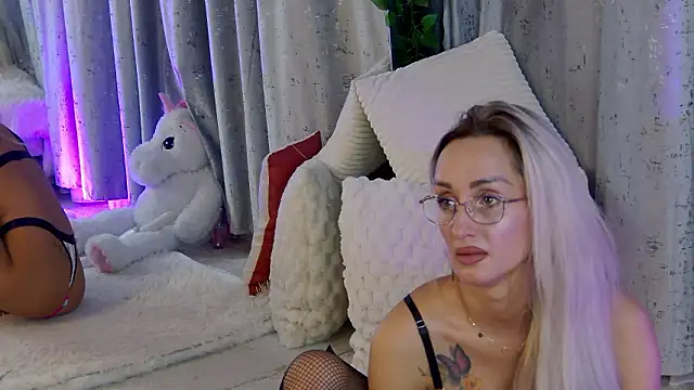 IsabelleEthan's cam snapshot