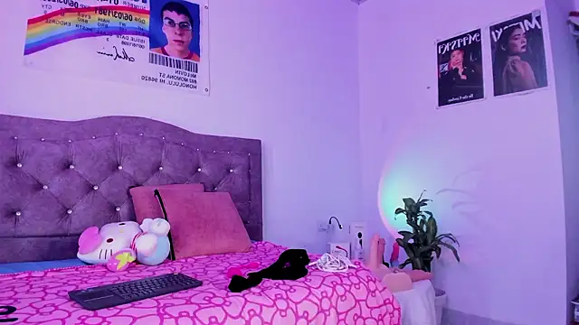 aline_ackerman's cam snapshot