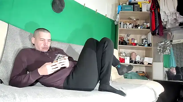 viraglaci18@xh's cam snapshot