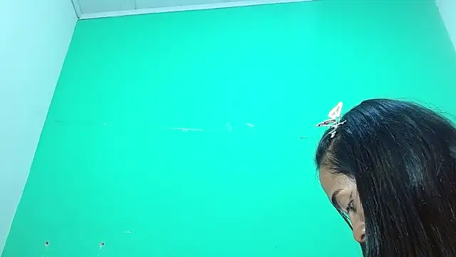 avaleri_cherry's cam snapshot