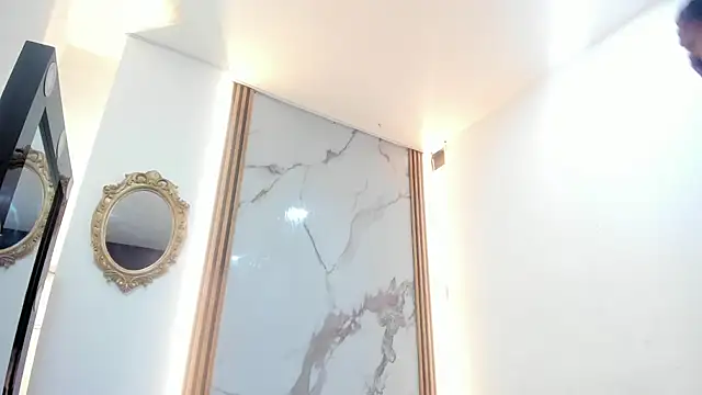 Nikki_and_Mayk live sex cam