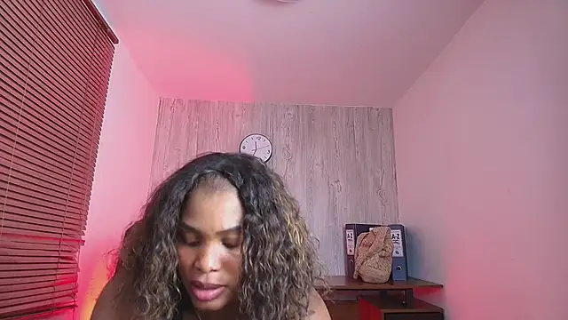 AuroraBrow's cam snapshot