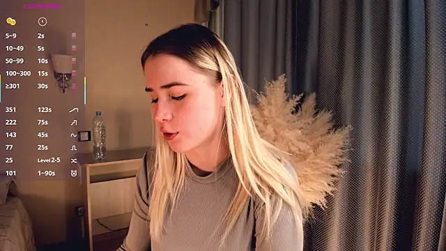 LuanaFincel live sex cam