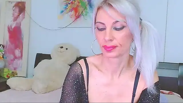 HoneyLara's cam snapshot