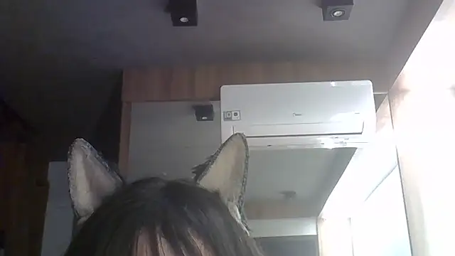 SkinnyKitten live sex cam