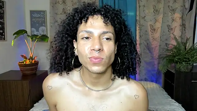 Angel_White25's cam snapshot