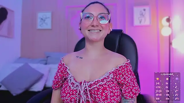 lucy_neil's cam snapshot