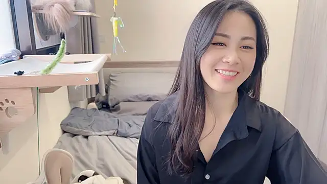 BabyOneDaily's cam snapshot