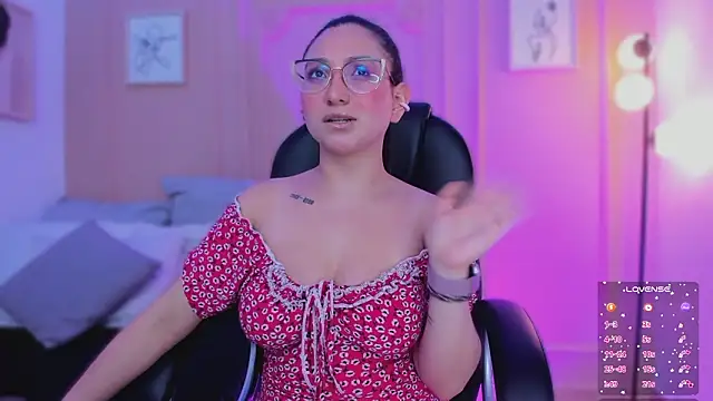 lucy_neil's cam snapshot