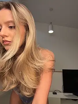 Emeli_Blur's cam snapshot