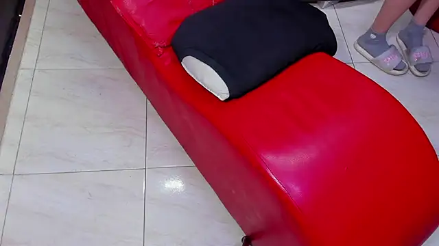 miacam-hot's cam snapshot