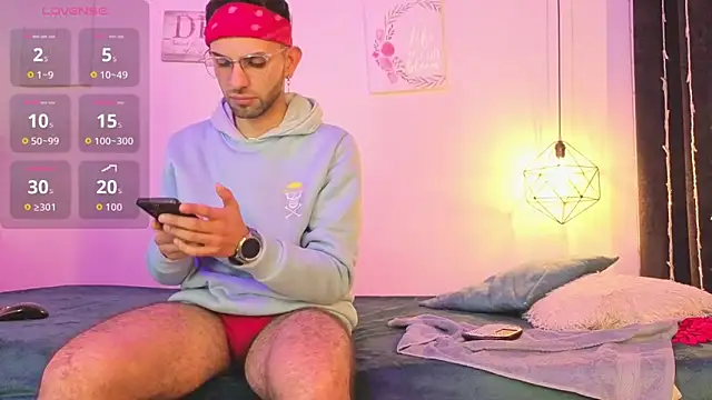 annie_and_ryan's cam snapshot