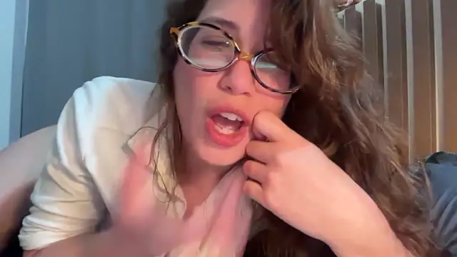 Meowkillah13's cam snapshot