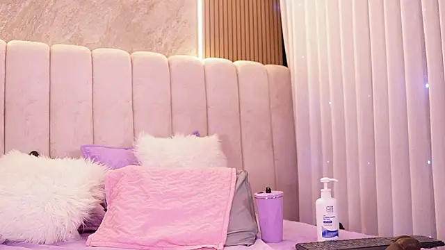 emyli_sw_'s cam snapshot