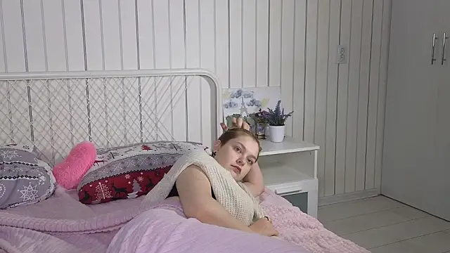 BevHanni's cam snapshot