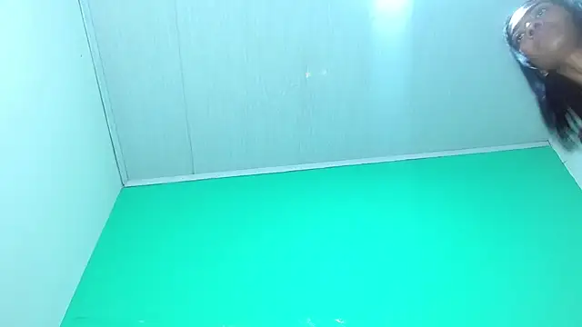 avaleri_cherry's cam snapshot