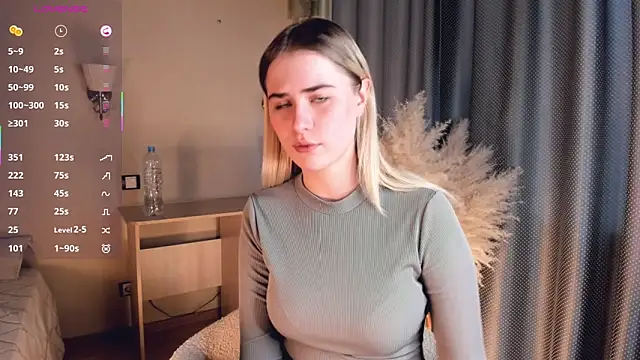 LuanaFincel live sex cam