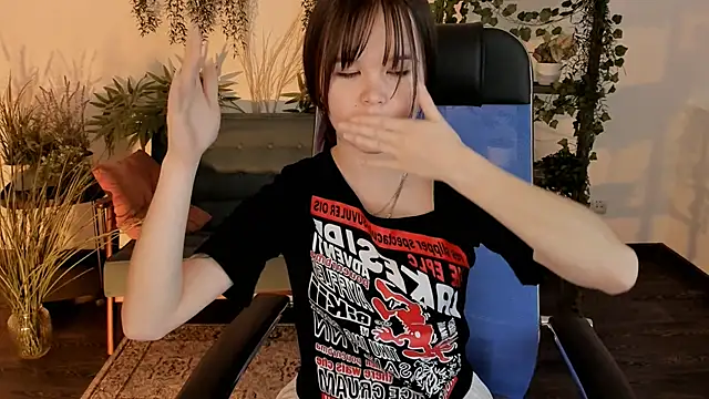 Elainebeness live sex cam