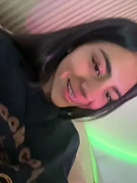 Lilybeeth live sex cam