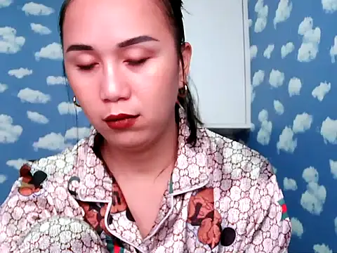 Kitty_Bear02's cam snapshot