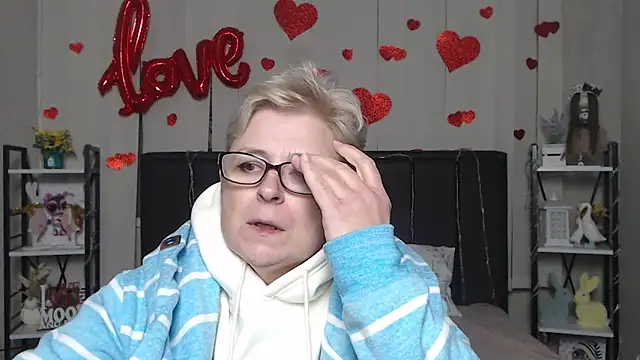 EmiliaGree live sex cam