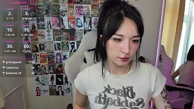 AliceeinWonderlanddd's cam snapshot