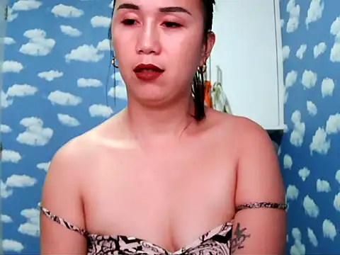 Kitty_Bear02's cam snapshot