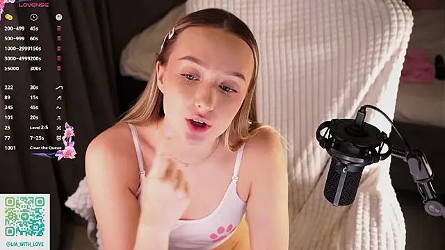 HollisBeckett live sex cam