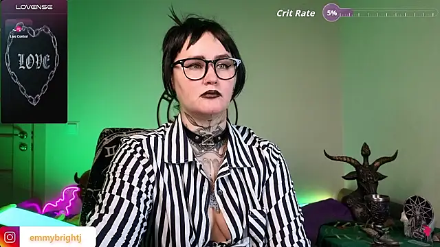 Emmybrightj_'s cam snapshot