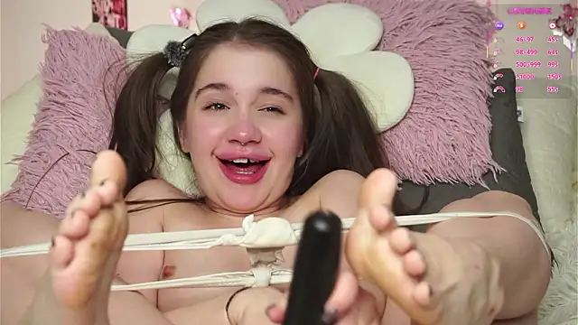 AmiLewis live sex cam