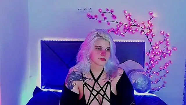 JoannLowe's cam snapshot