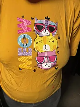 Lucky_Flora's cam snapshot