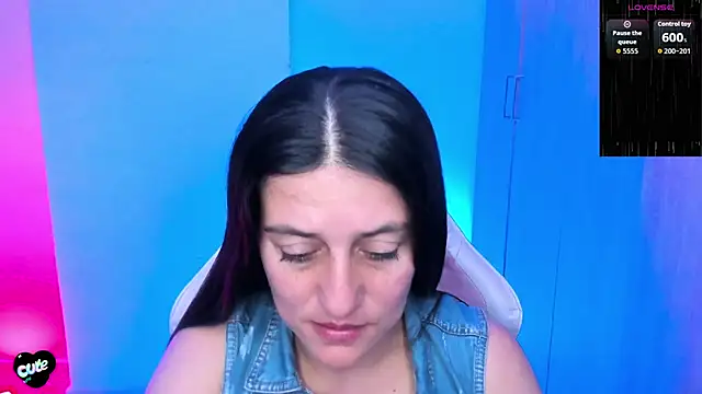 Saskyaa's cam snapshot