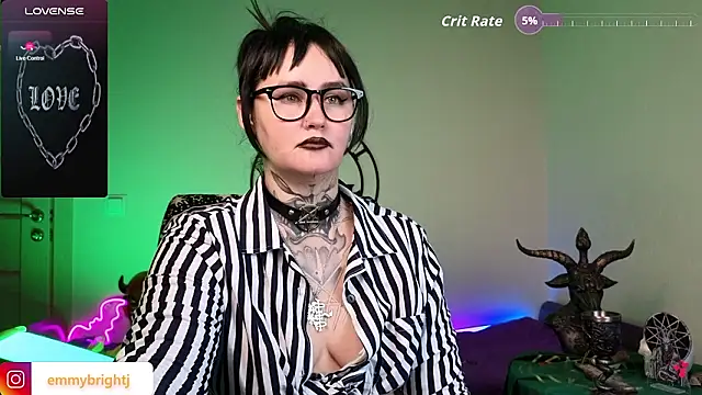 Emmybrightj_'s cam snapshot