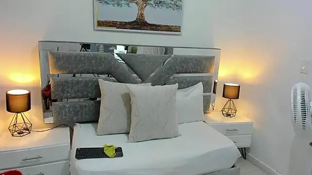 Slut_Milf_'s cam snapshot