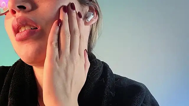 Carolblonde's cam snapshot