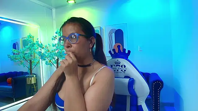 Amber__rouge's cam snapshot