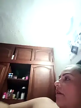 maynor_1998's cam snapshot