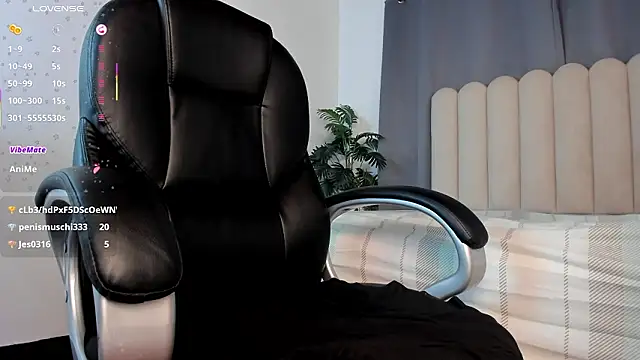 kalila_latif's cam snapshot