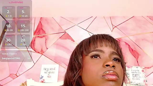 LindaBird's cam snapshot