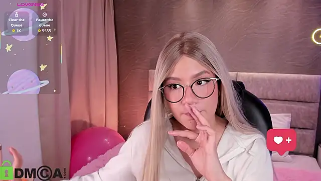 Arinextdoor's cam snapshot