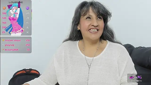 merlyna_goldens's cam snapshot