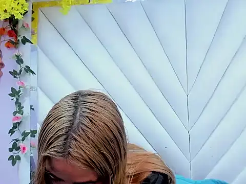 Dakota_Angell_'s cam snapshot