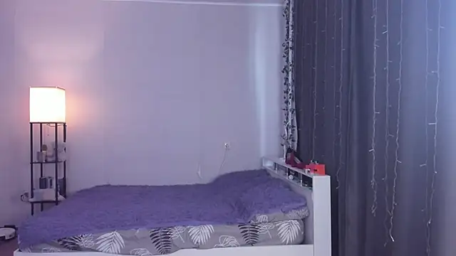 ReddHotPipper's cam snapshot