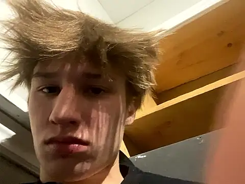 yourwhiteboy1 live sex cam