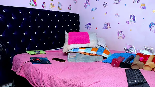 ShantalTsFox's cam snapshot