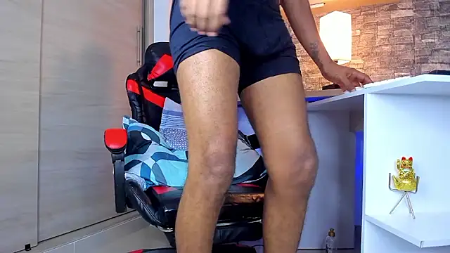 FoxBigmaster live sex cam